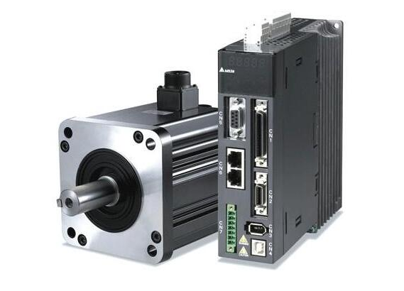 比較步進(jìn)電機(jī)和伺服電機(jī)區(qū)別：有什么不同？